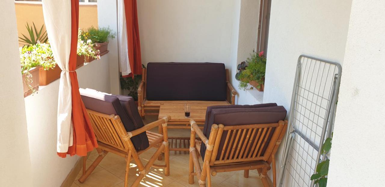 Apartments Pharia Jelsa  Exterior photo