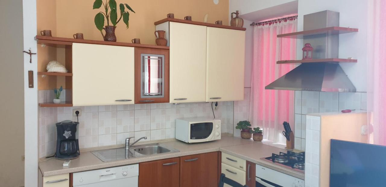 Apartments Pharia Jelsa  Exterior photo
